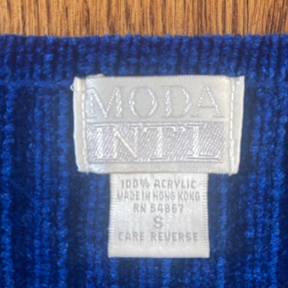 Blue cropped small sweater - Picture 2 of 3